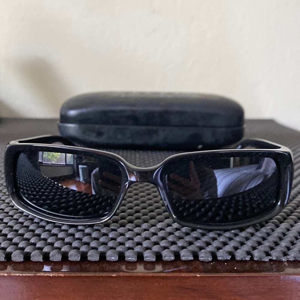 Gucci sunglasses, black